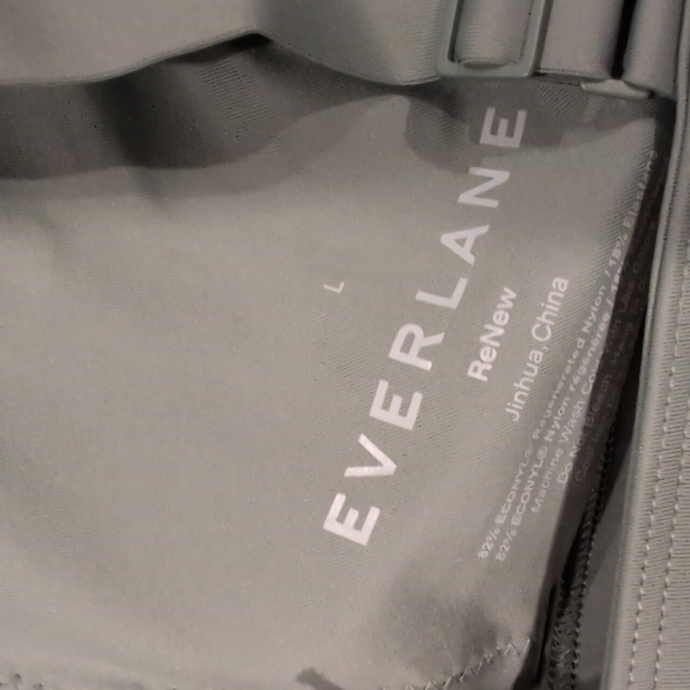 Everlane The Renew Plunge Triangle Bikini Top - Picture 5 of 6